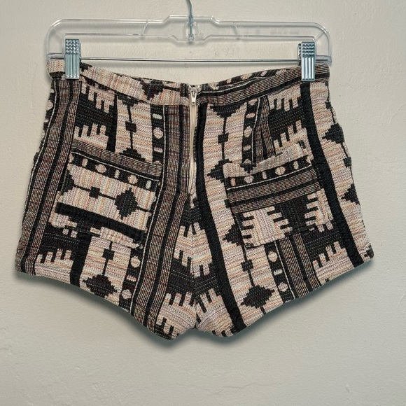 Pants - Tribal Woven High Waist Shorts – Size S 🖤